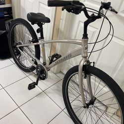 2020 Jamis Hudson Cruiser Lightweight 15” Aluxx Aluminum Frame (Riders 5’3” to 5’8”) FAT 650c Tires $350 LIKE NEW with Bell +Alarm 