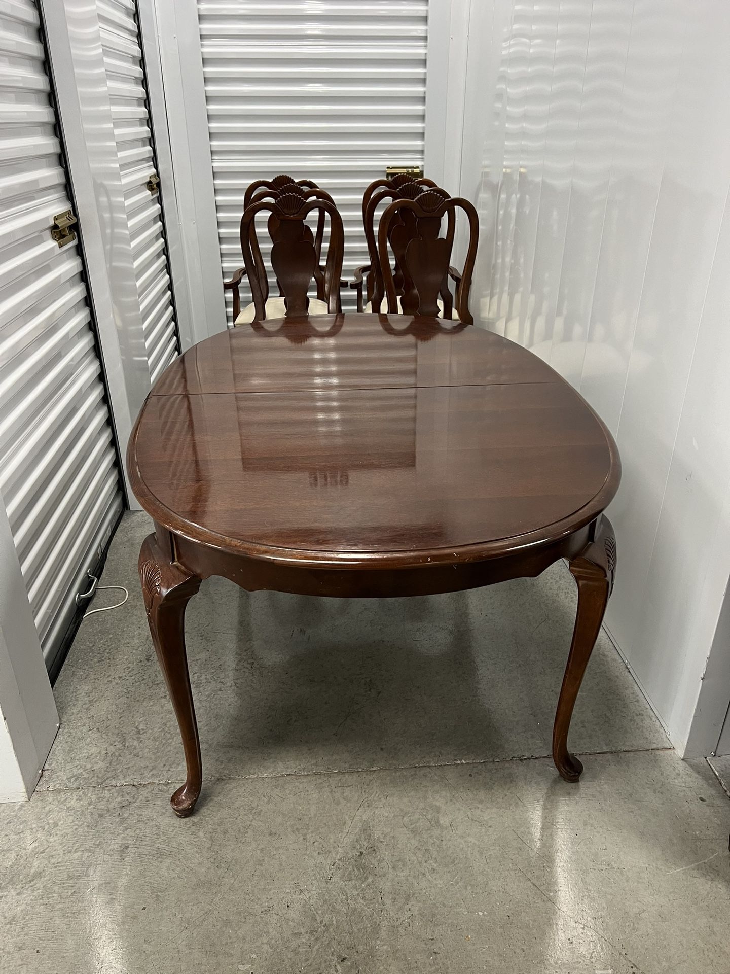 Dining Table With 6 Chairs 