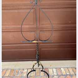 Iron Easel