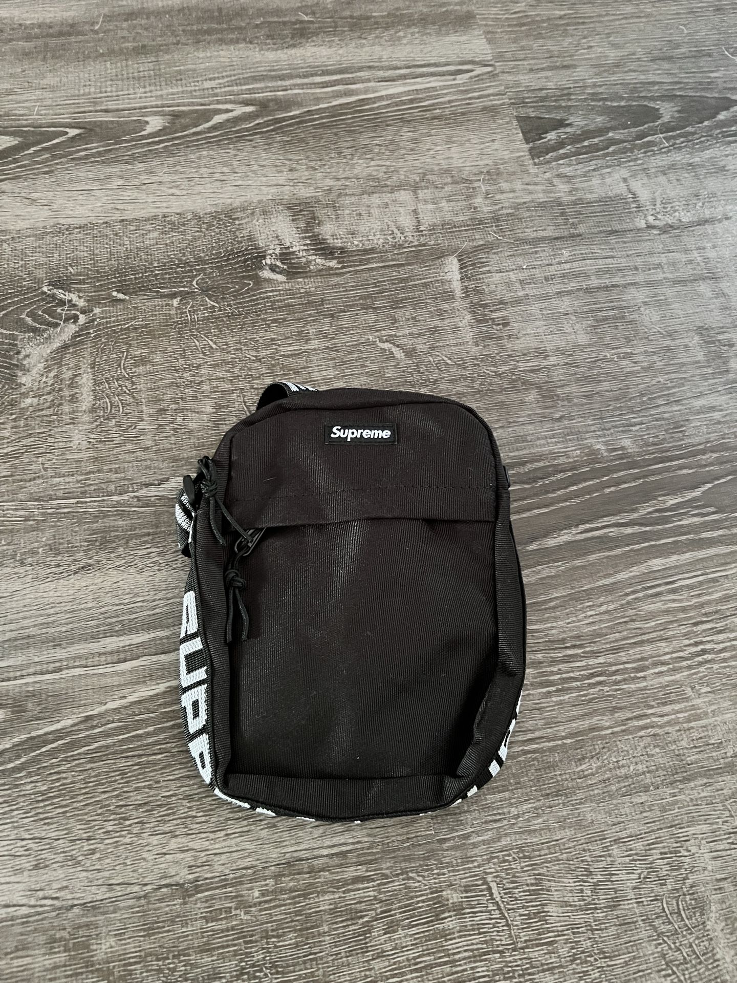 Supreme Shoulder Bag SS18