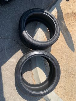 Set of 2 used tires 265/35 R 18 low profile