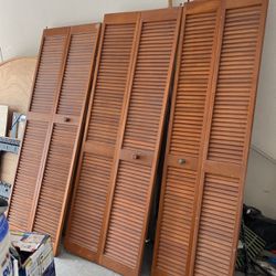 Wood Bi-Folding Vented Doors