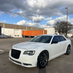2018 CHRYSLER 300