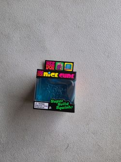 Needoh Nice cube Blue & Pink