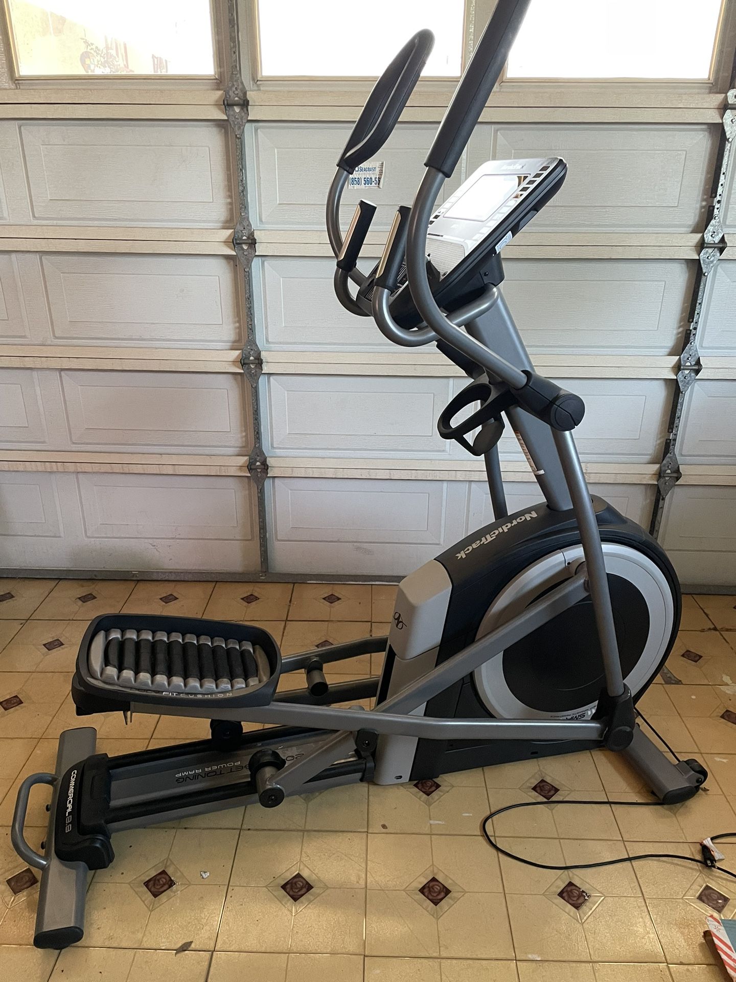 Elliptical Nordictrack 9.9