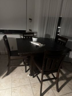Dinning Table 