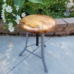 Hight Adjustable Stool-top Sanded & Seal $40 FIRM!