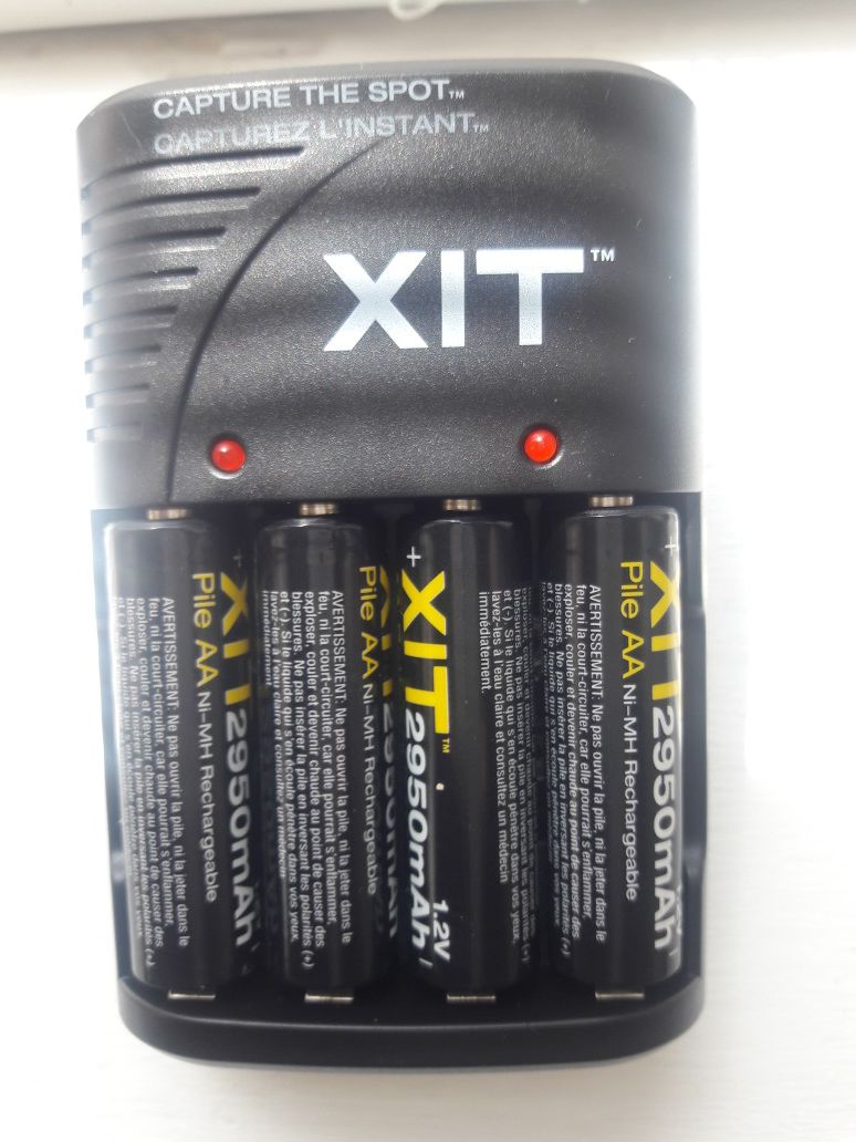 2AA Battery Charger