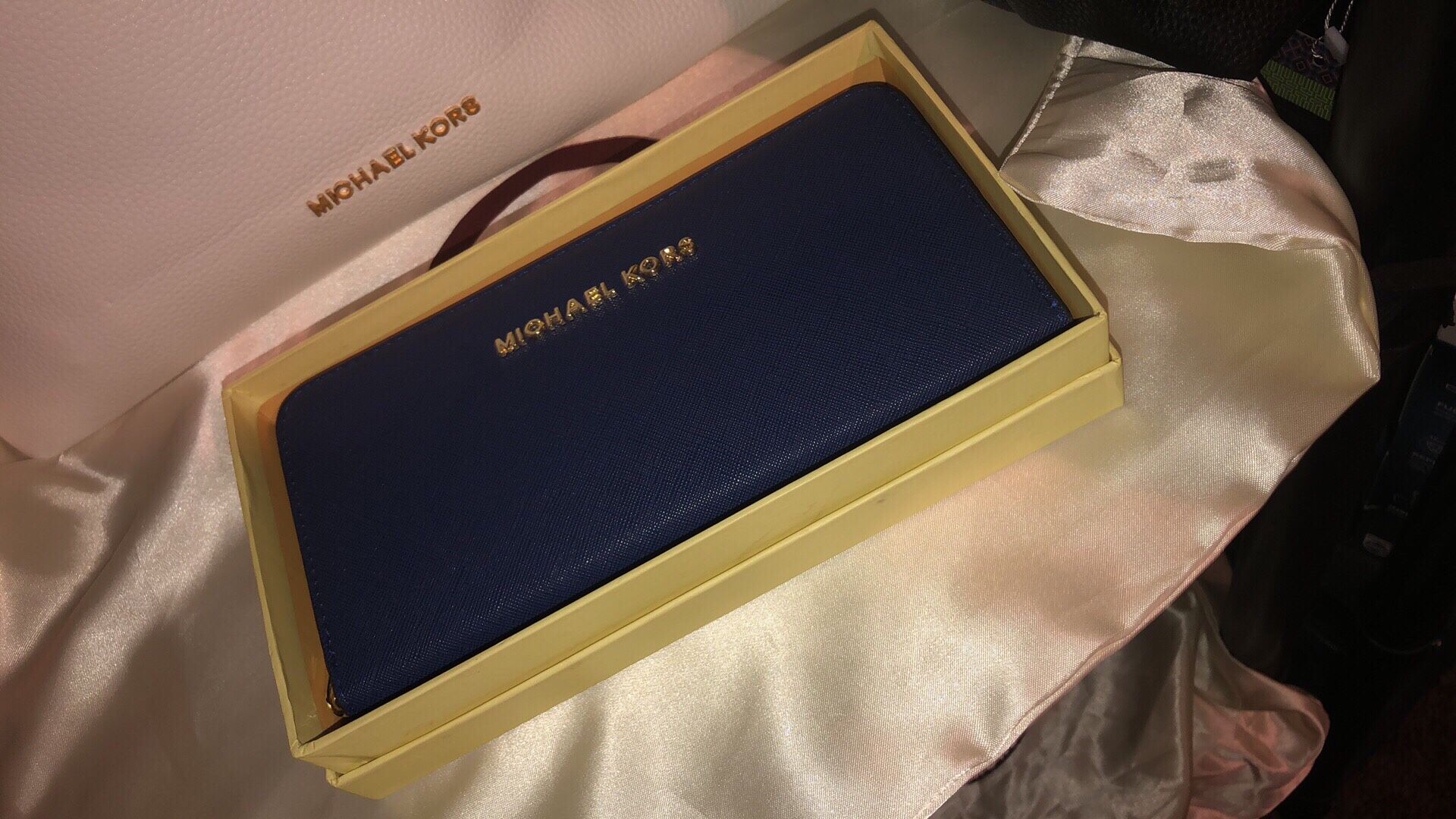 Wallets wristlets