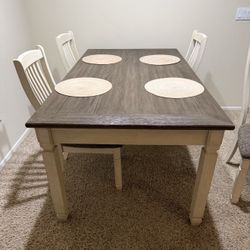 Dinning Table 