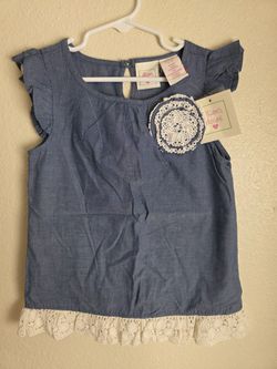Blusa De Niña Size 5-6  $5