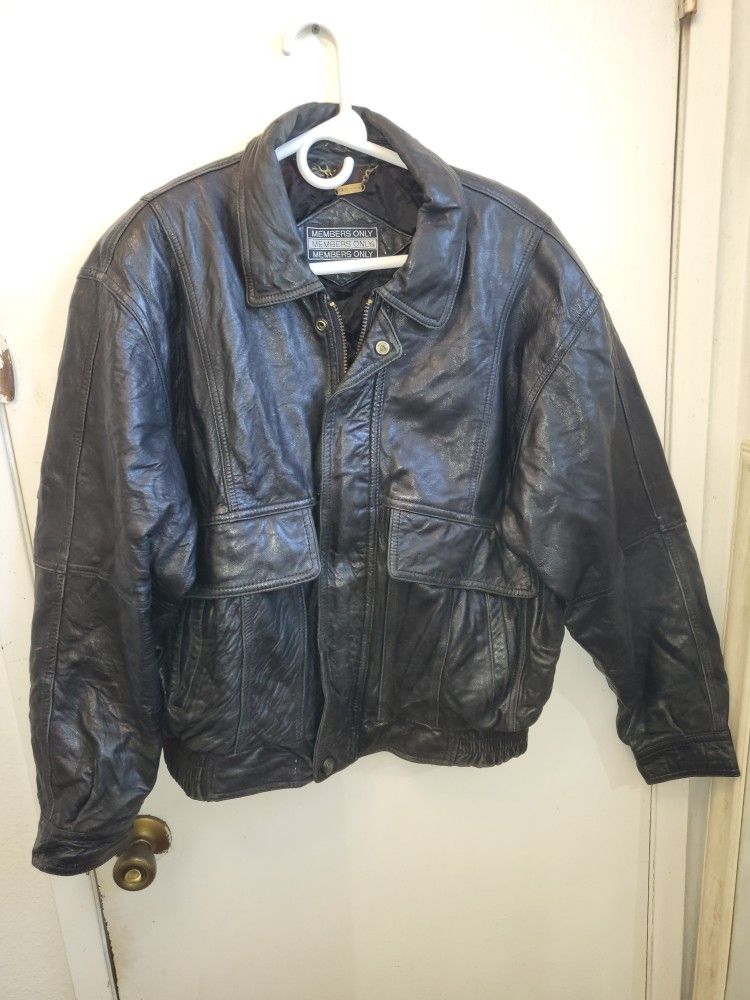 Vtg MEMBERS ONLY Men's Full Zip Black LEATHER Bomber Jacket 