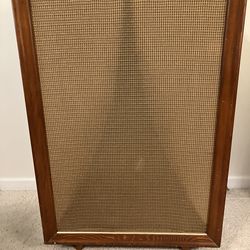 Karlson Cabinet With University UXC-123 Speaker