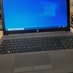 15.6" Hp Laptop 2.30 Ghz 500gb Hd 4gb Ram Windows 10 With Charger 831377-1