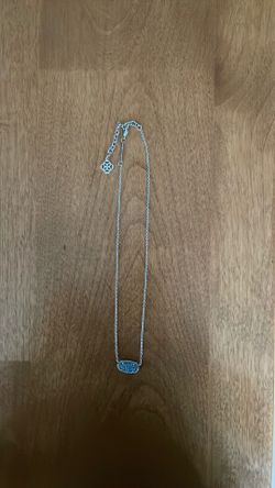 Kendra Scott necklace