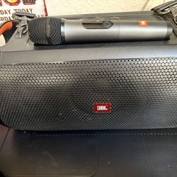 JBL party boxy on-The-go sound box