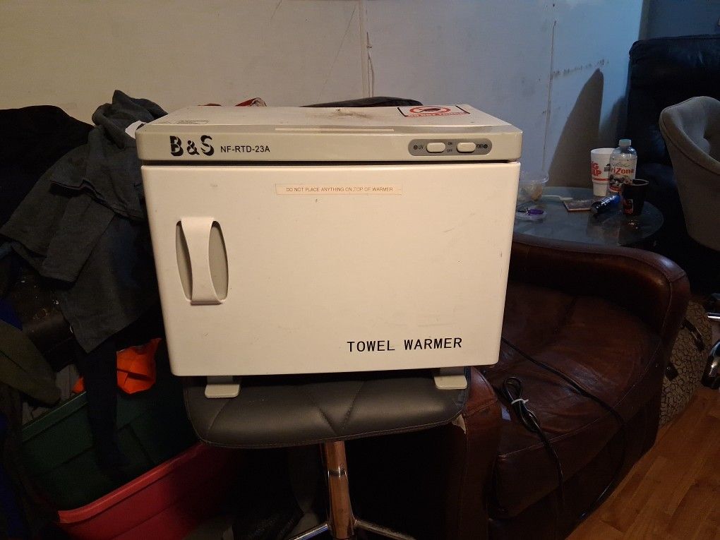 B &S Towel Warmer