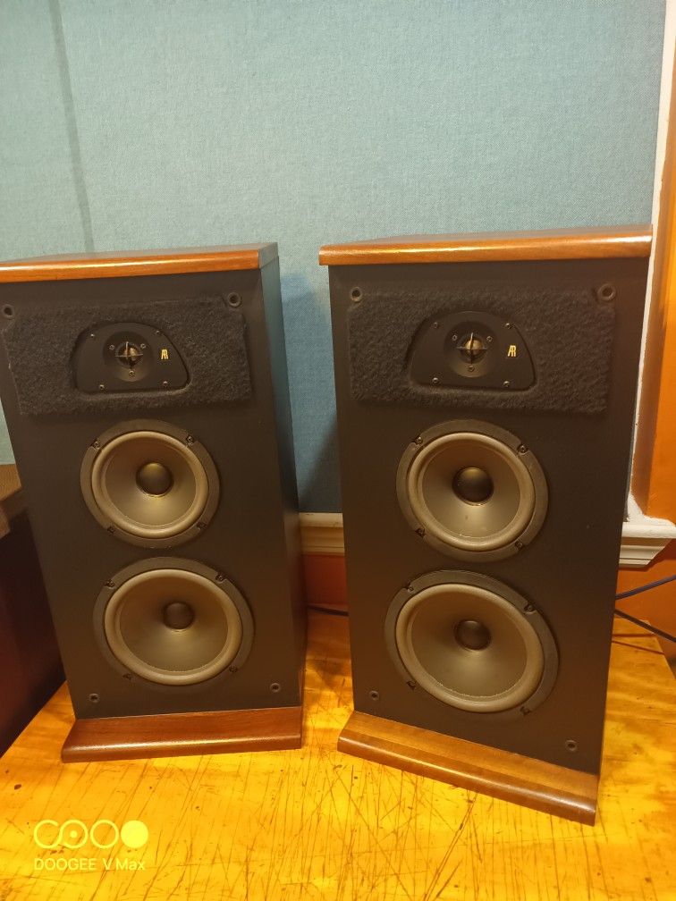 Acoustic Research AR TSW 410 Speakers Mint Condition 