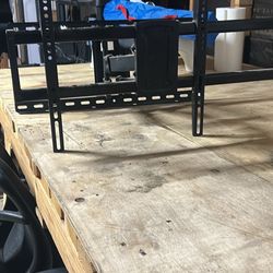 Heavy Duty Tv Wall Mounting Device 