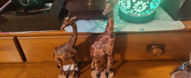 Giraffes 2 Wood Antique 