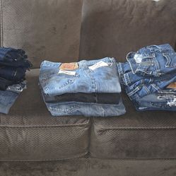 18 pairs of levi jeans