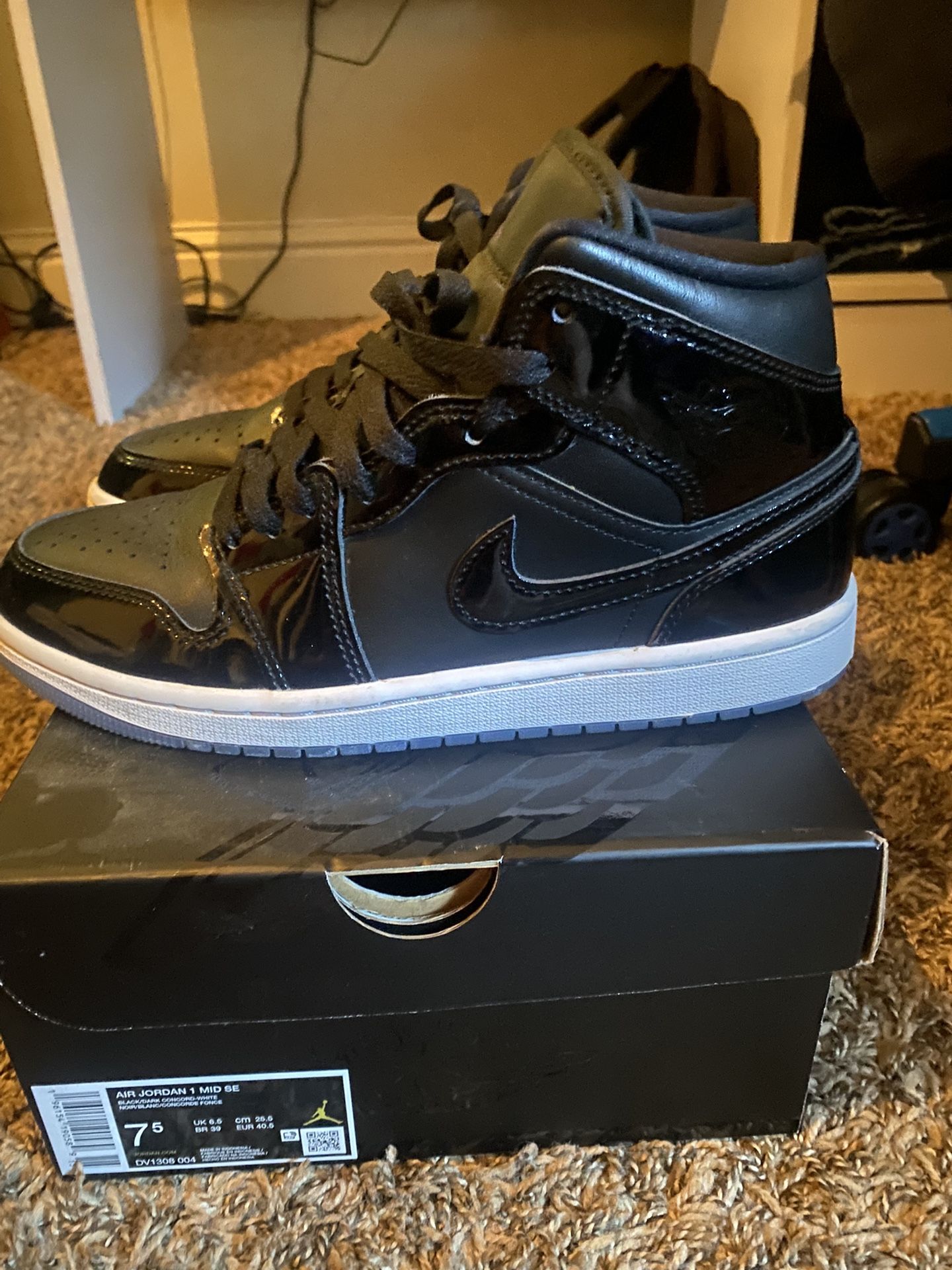 Men’s Air Jordan 1 Mid SE Space Jam Size:7.5