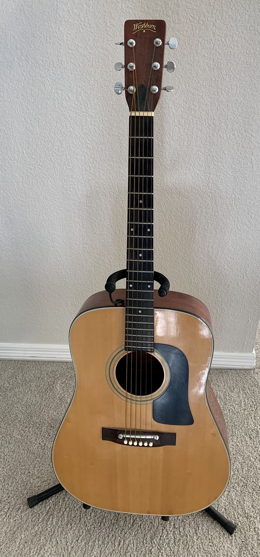 Washburn D12 6 String Acoustic Guitar With Stand