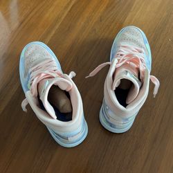 Collectible Air Jordan’s 1Mid SE Women Trainers 