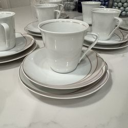 Hutschenreuther Maxim's de Paris Tea Set | Service for 6 + SPARES | 23-Pc | Unused