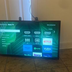 Insignia Roku smart TV 