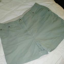 Ladies Woolrich Shorts Size 12