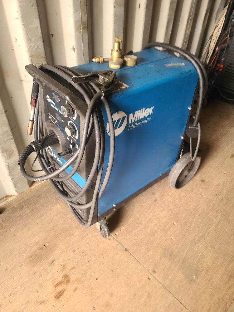 Welder Miller Millermatic 250X mig