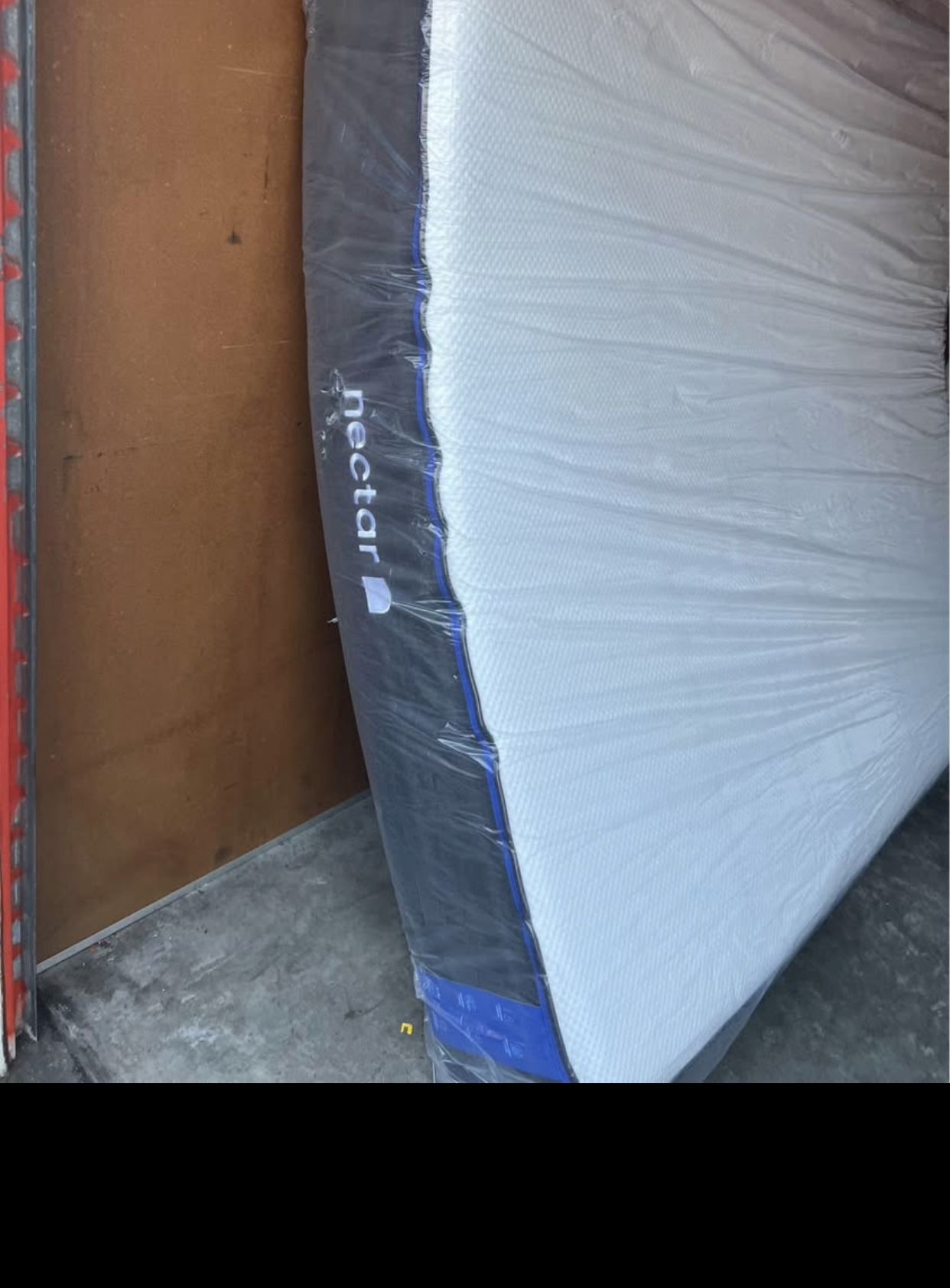 Brand New King Size 12” Nectar Memory Foam Cooling Mattress!!