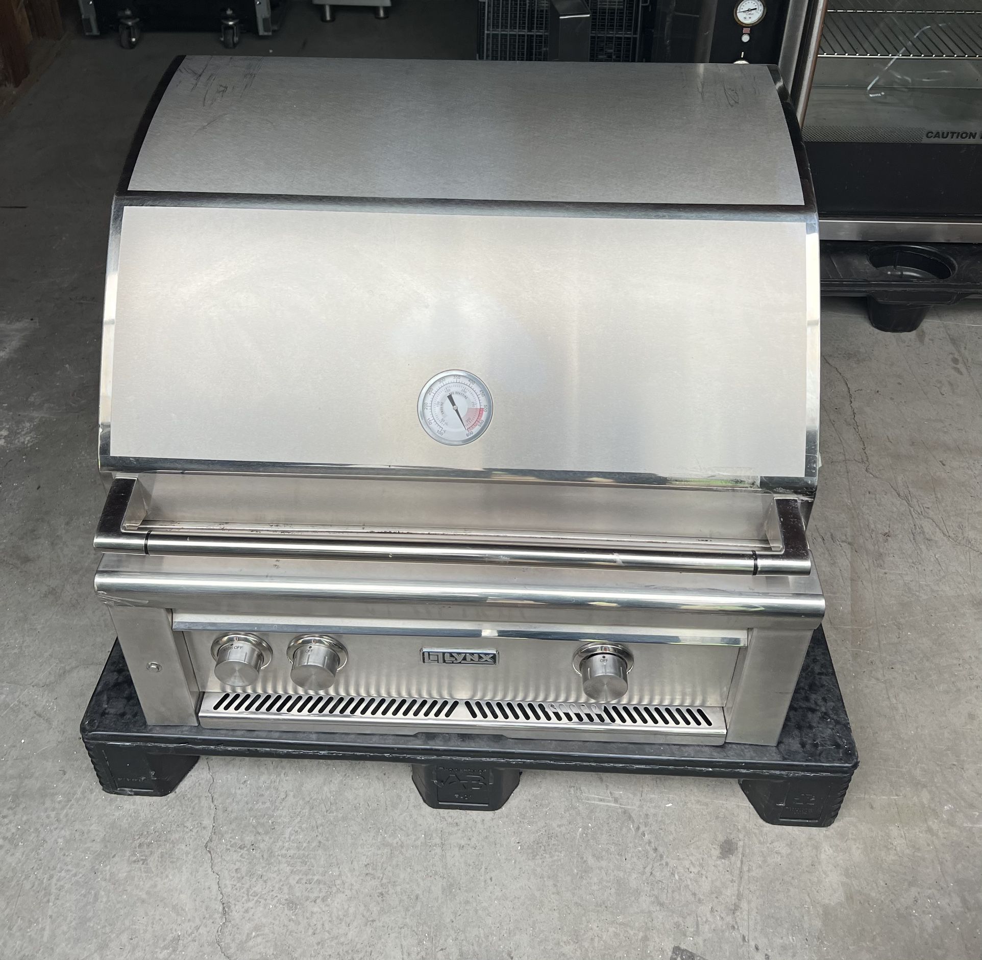 Lynx Professional 30 Inch Built-In Natural Gas Grill w/ Rotisserie in Limestone - L30R-3-LSNG
