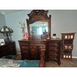 King Side Bedroom Set