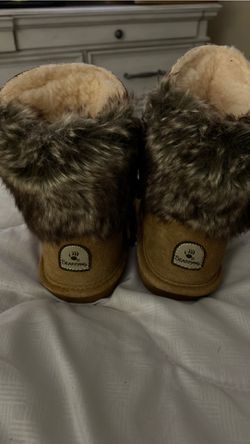 Little girls bear paw boots brand new