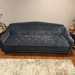 Couch/chair (Make An Offer)
