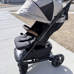 NUNA Car Seat / Base / Stroller