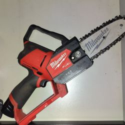 Milwaukee M12 Fuel Hatchet  6" Pruning Saw