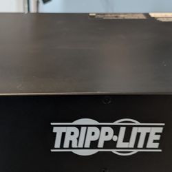 Tripplite 30a 240v PDU
