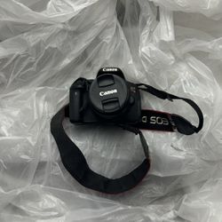 Canon EOS T4i Camera