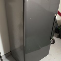 Brand New Frigidaire 24.2 Cubic Foot Refrigerator. This Is A Large Refrigerator Does Not Have A Freezer