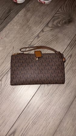 Michael Kors Wristlet Wallet