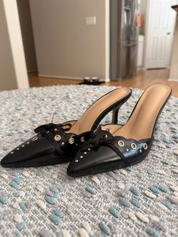 Black Pointed-Toe Kitten Heel Mules