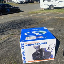 Snow Joe Ultra 18-inch 13 Amp Electric Snowblower