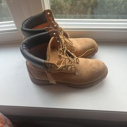 Timberland Shoes  Size 10/12