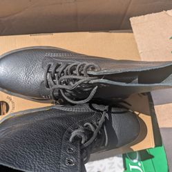 Male Doc Martins size 9