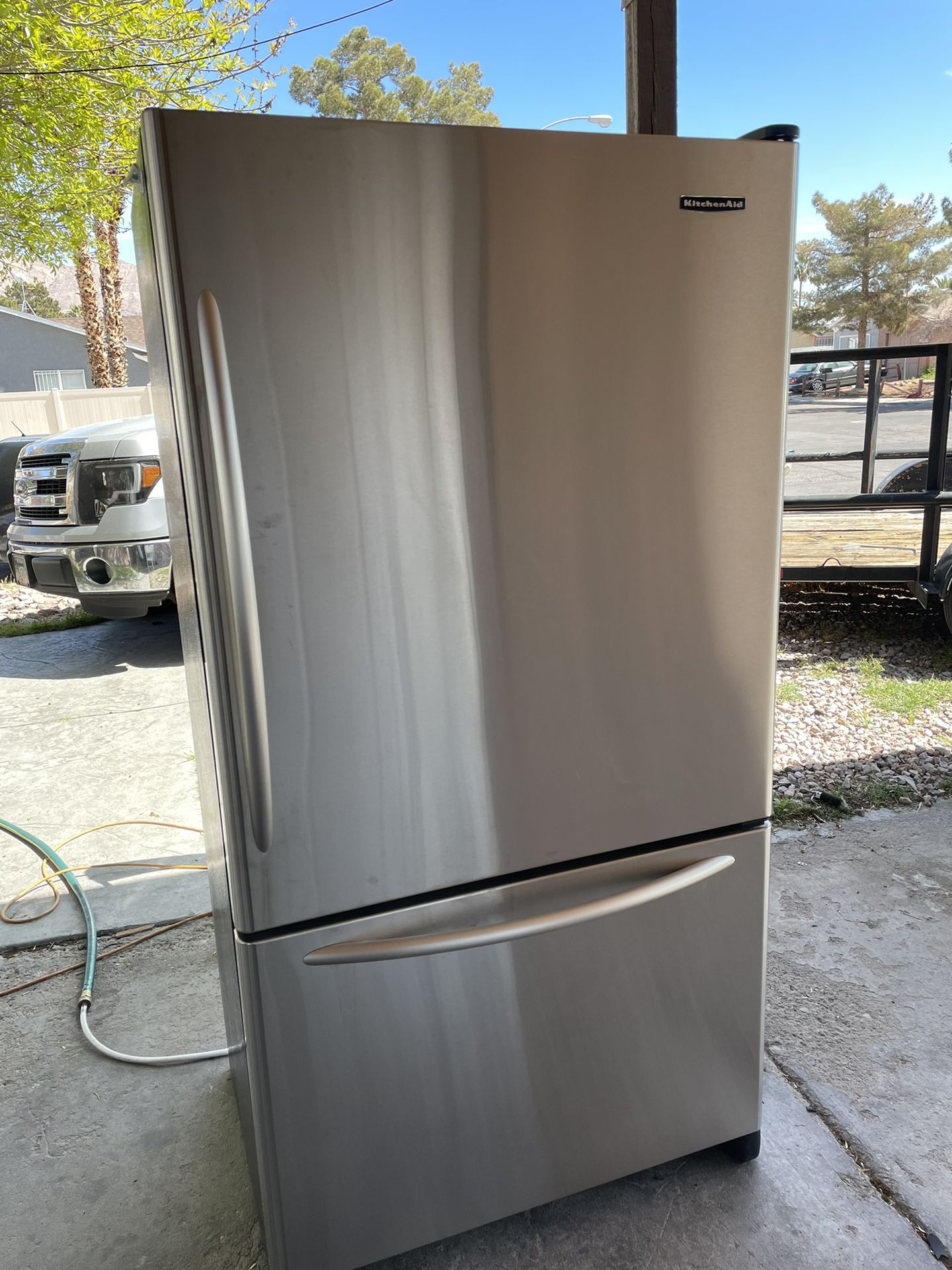 Refrigerator