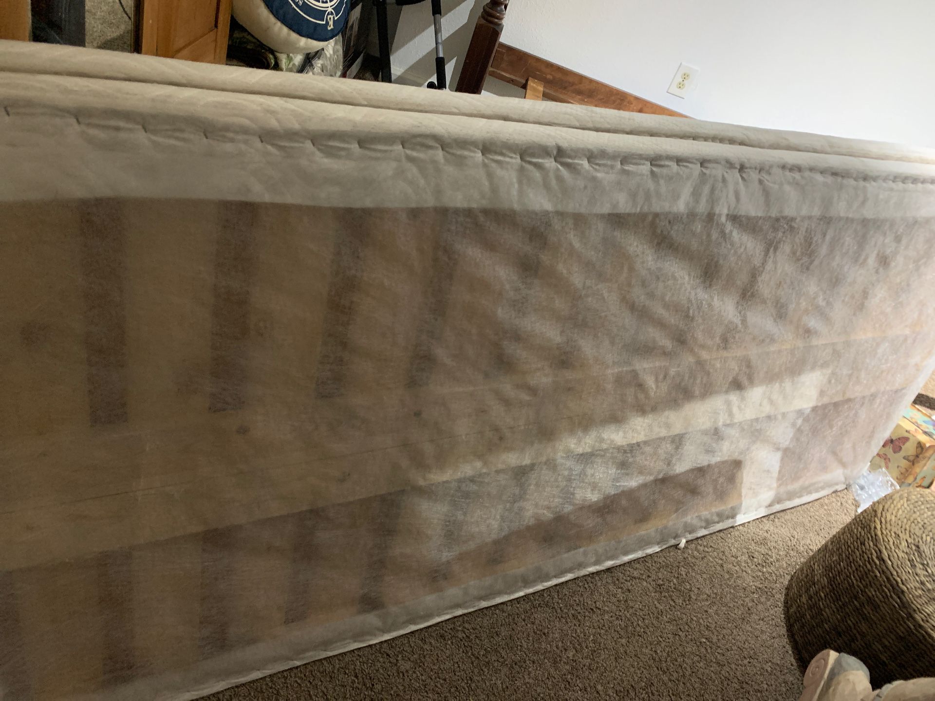 Box spring for king size very good quality and heavy
