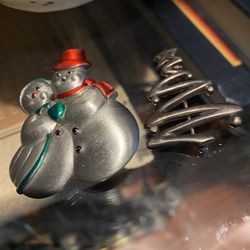 Beautiful Christmas Stearling Silver Christmas Tree and Snowman and Snow Woman Winter Pin Brooch